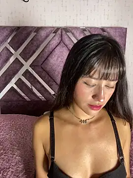 Ailani_Pink webcam
