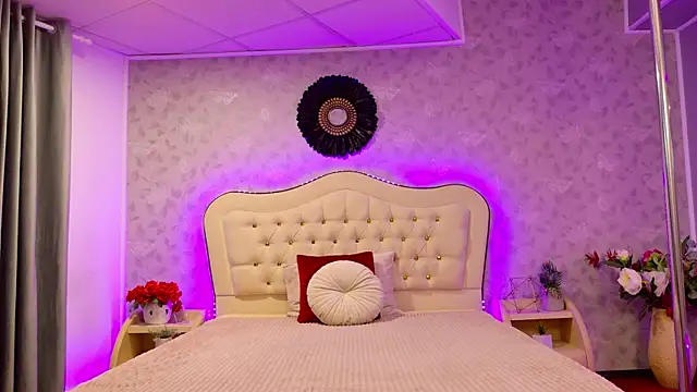 MilaDaviss webcam
