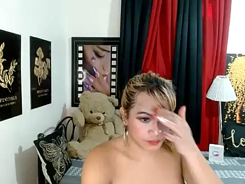 UrhotGoddess webcam