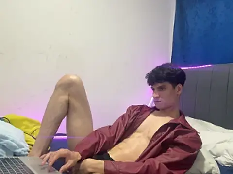 zlestkarr - Zlestkarr's free webcam - UK Sex Cams