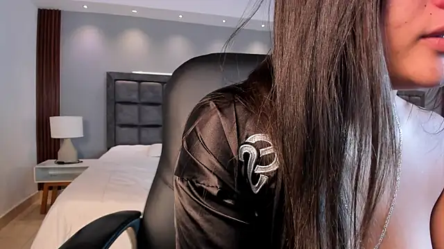 zoe_linss webcam