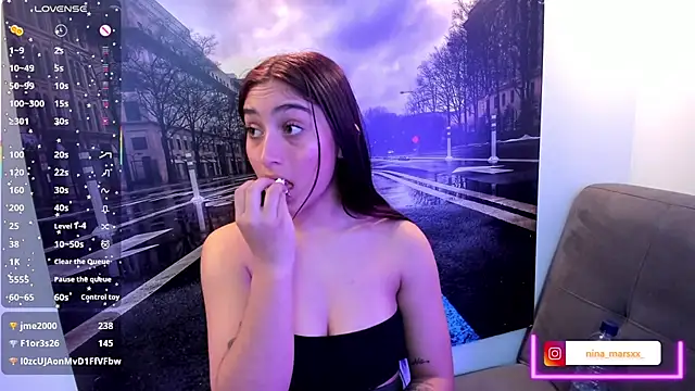 Nina-Mars live cam on StripChat