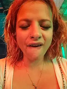 cataleya_16 (F young) - Breasts exposed for 2 minutes