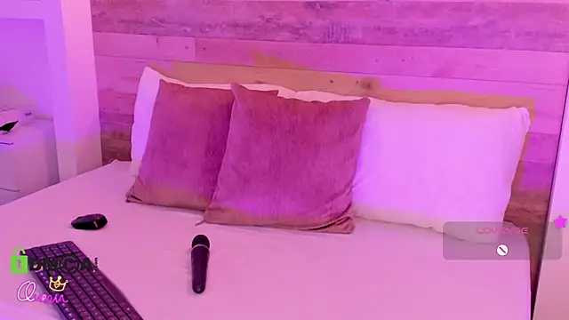 candy_summer28 live cam on StripChat