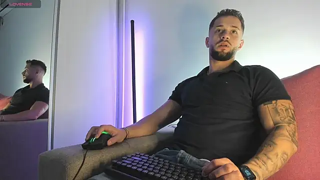 nicholasX1 live cam on StripChat