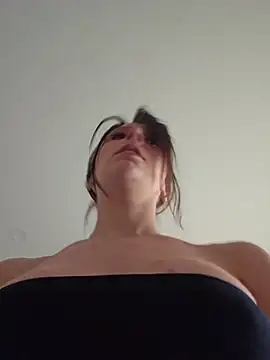 LilyOrion webcam