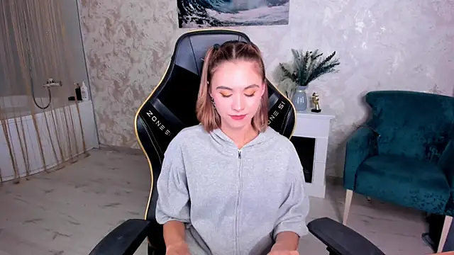 EllaCurtis webcam