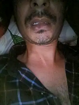 dreamtoungelick69 webcam