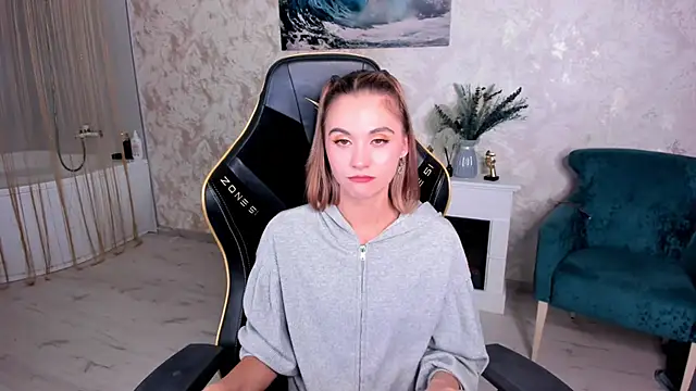 EllaCurtis live cam on StripChat