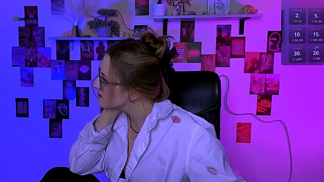 luna_berryy webcam