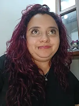 CURVY-HORNY webcam