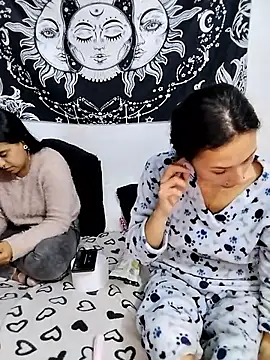 abby_n_emily webcam