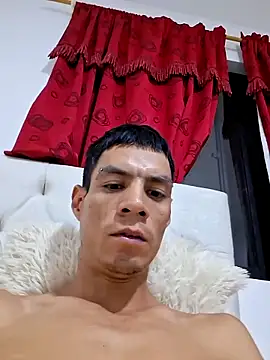 dominio1992real live cam on StripChat