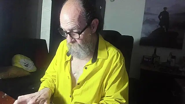 Uncle_Hottie live cam on StripChat