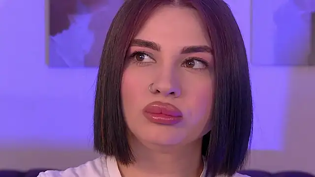 AdrianaToress webcam
