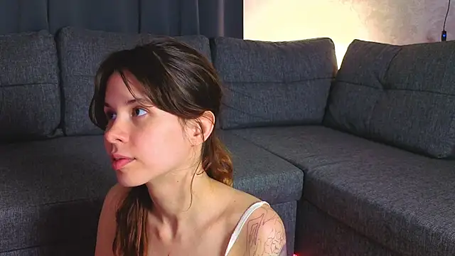 GirlNextDoorTV webcam