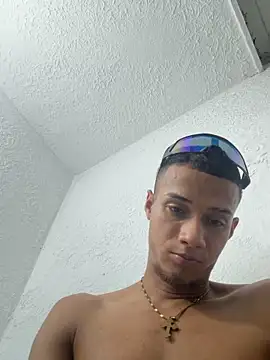 friends_lust_latin webcam