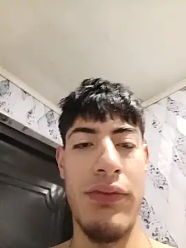 andylol330 live cam on StripChat