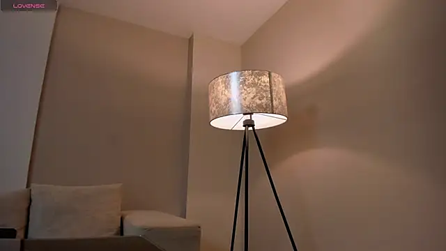 MollyJones_ webcam