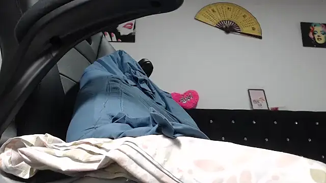 pamelabigcock69 live cam on StripChat