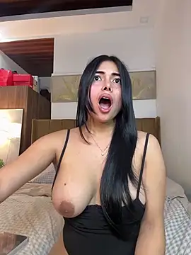 モデル: Bombshell_Rebbecca