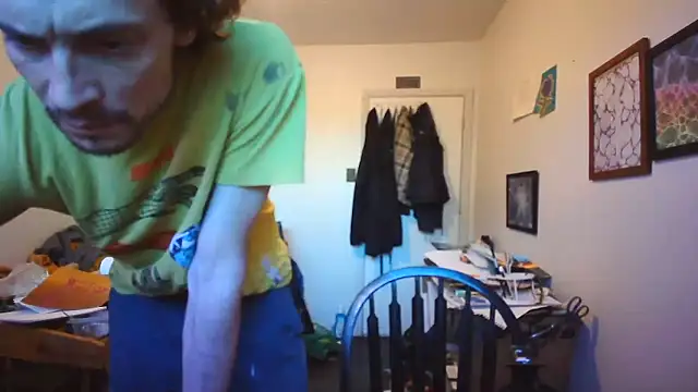 JohnnyMoves webcam