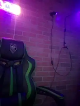 chronic_vibez live cam on StripChat
