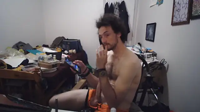 JohnnyMoves webcam