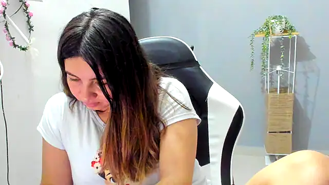 __Emma__11__Lecat_ live cam on StripChat