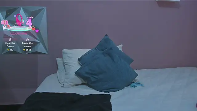 mia_gold_ webcam