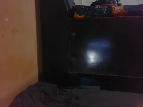 YOURS-BABY5 live cam on StripChat