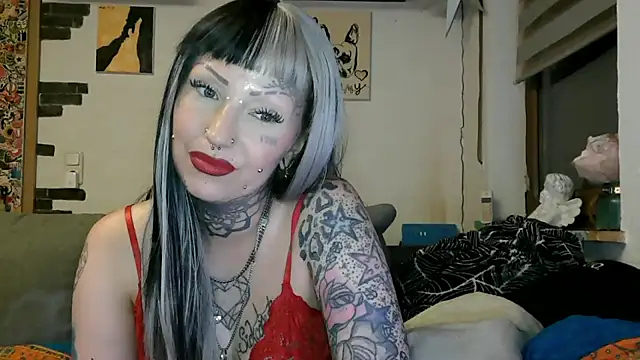 RoxxyInk webcam