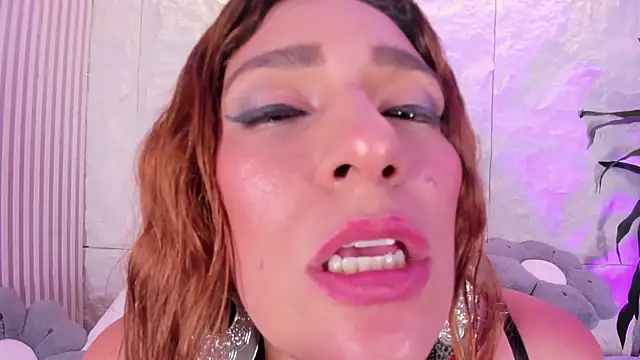 naughty_flower18 live cam on StripChat
