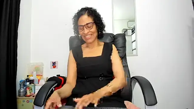 Aries_Mature webcam