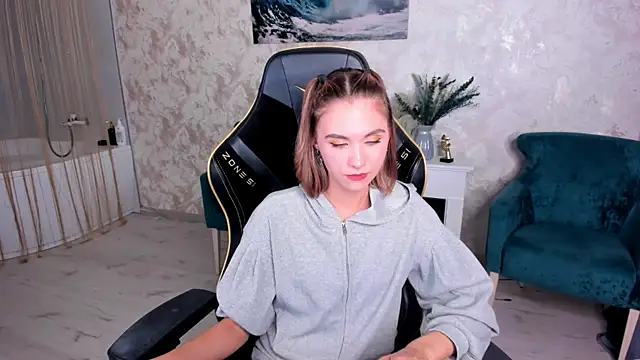 EllaCurtis live cam on StripChat
