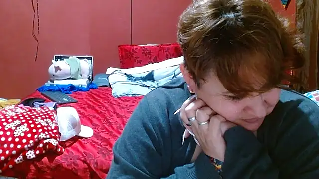 Sasharosee2 live cam on StripChat