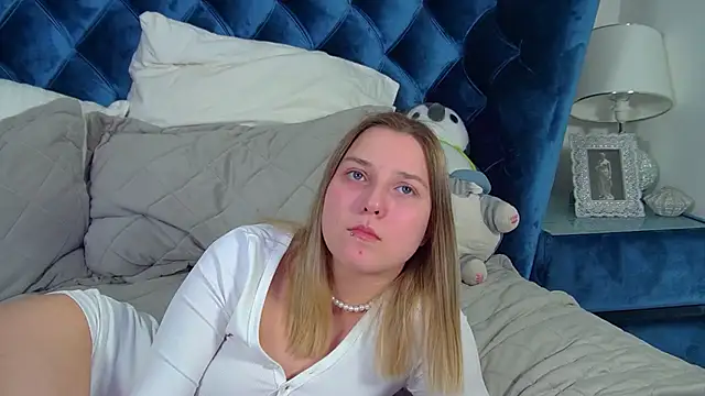 TinnaBurton webcam