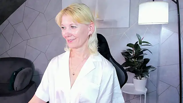 Julie_Lucas webcam