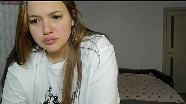 elyssae - Elyssae's free webcam - UK Sex Cams