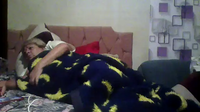 bialoba7 live cam on StripChat