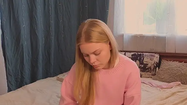 LavonaMadlem live cam on StripChat