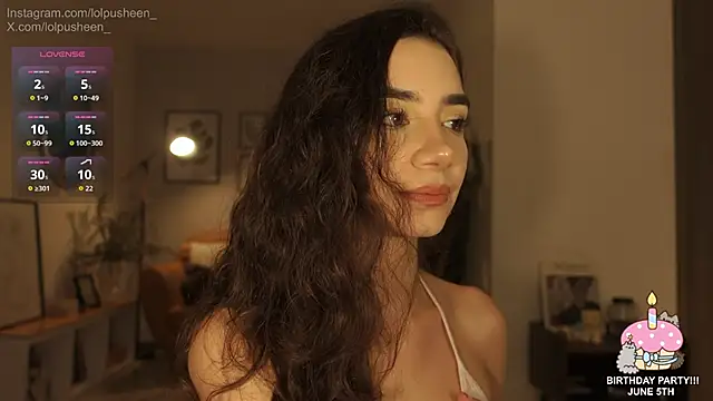 JulietteDee live cam on StripChat