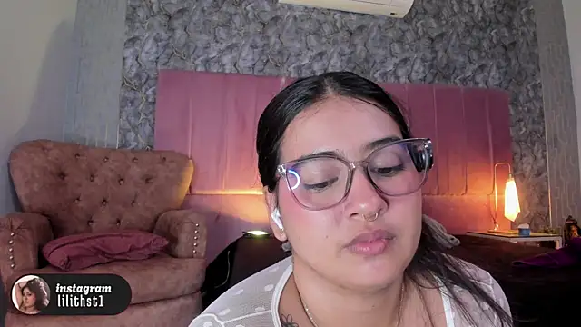 lilithst_ live cam on StripChat