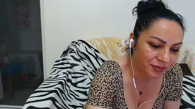 MissElla live cam on StripChat