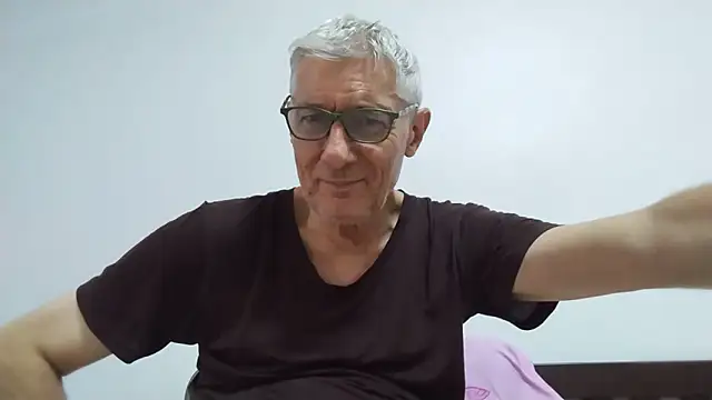 BIGUNCUTHARDCOCK live sex cam