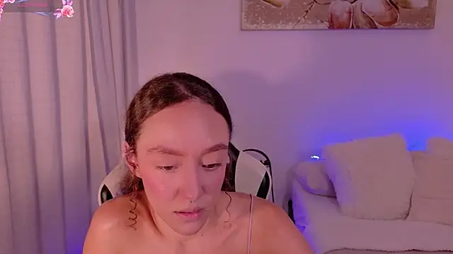 ChloeMoreti live cam on StripChat