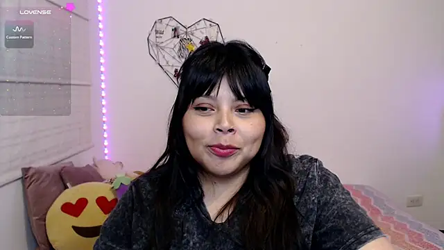 EllieMoonX live cam on StripChat