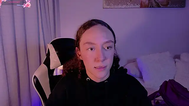 chloemoreti - ChloeMoreti's free webcam