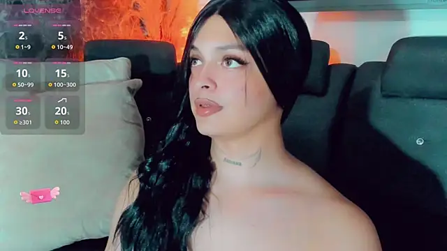 Emmaa_Saenz_ live cam on StripChat