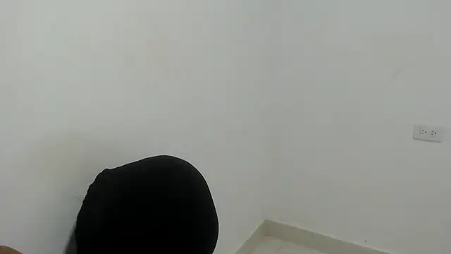 estefania224 live cam on StripChat